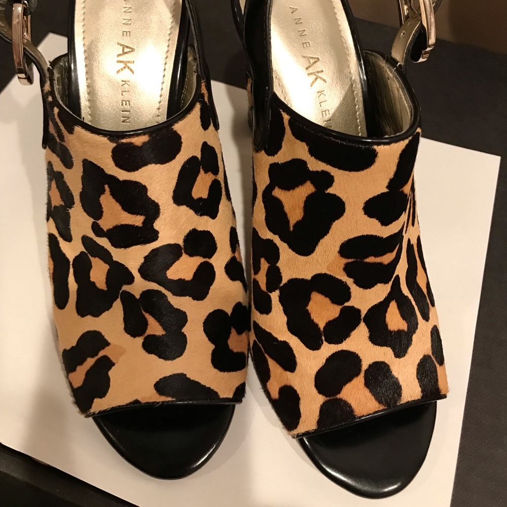 Anne Klein Leopard patent calf hair heels. Sz 6 - Picture 10 of 11